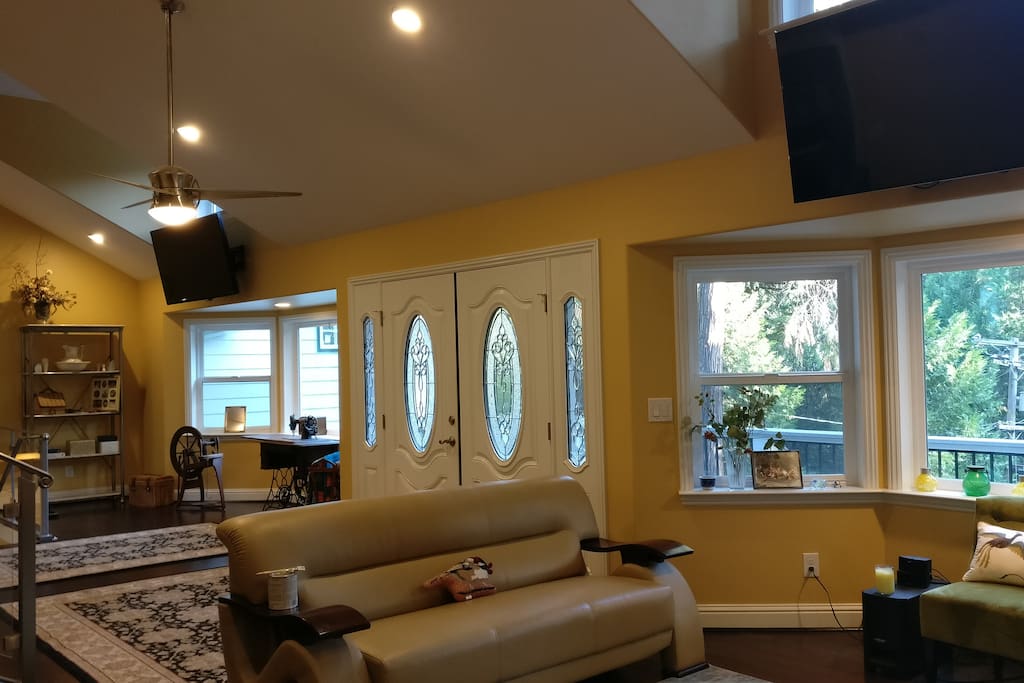 Front entrance, vaulted ceilings