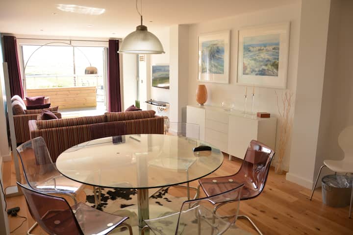 Azure, Headland Rd, Fistral Beach, Newquay - ニューキー