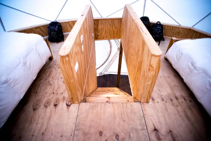 Влез на вториот кат од куполата, Glamping Domos Treepod