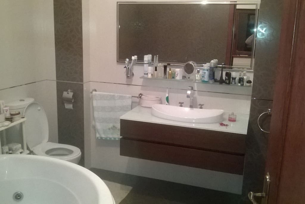 Bathroom with jacuzzi
