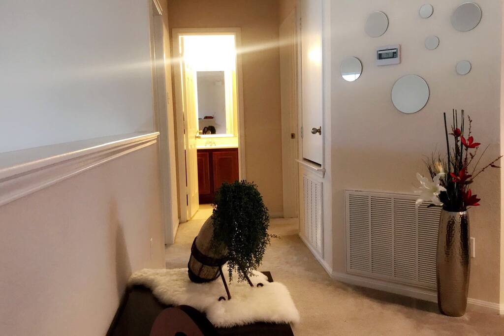 Hallway towards the bathroom