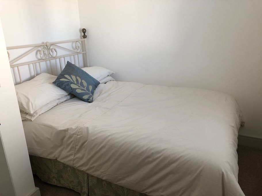 Second, smaller double bedroom.
