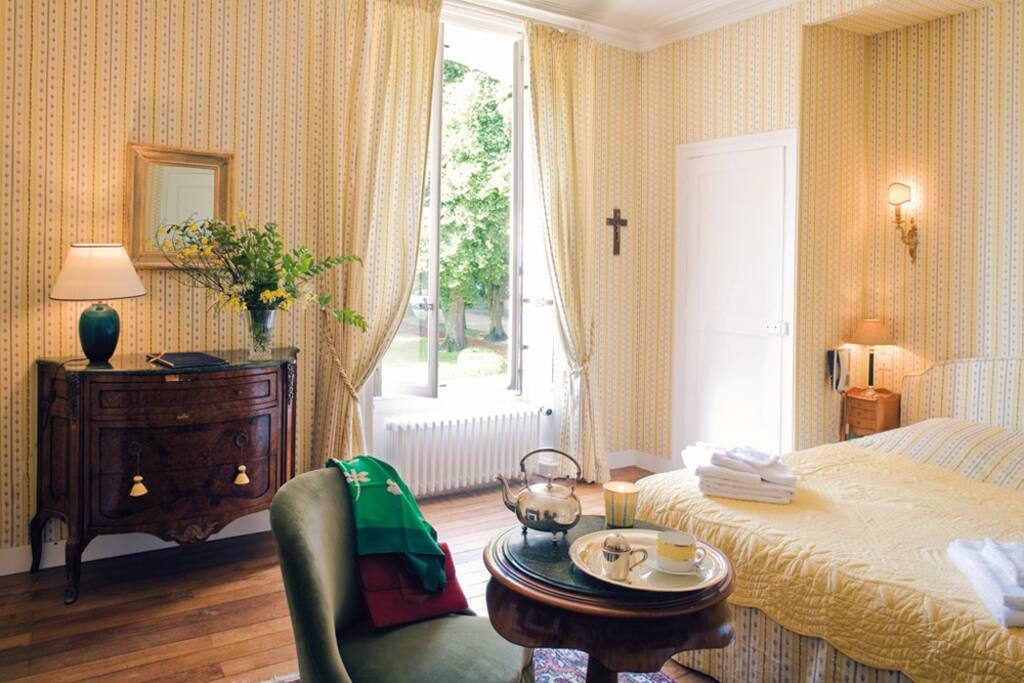 2e chambre avec un lit double