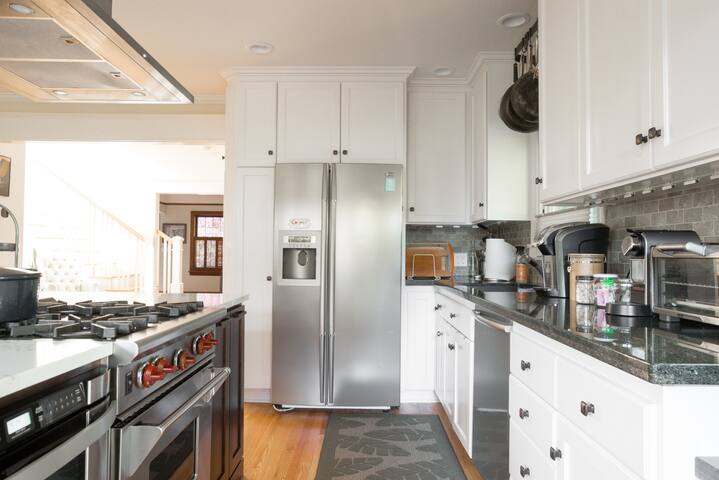 Queen Anne Oasis gallery image 3