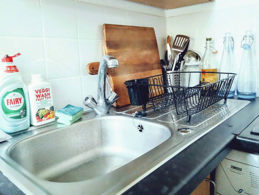 Kitchenette complete with oven, hob, washing machine, cafetiere for your use