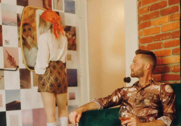 The Song of Song 's Vanity Wall