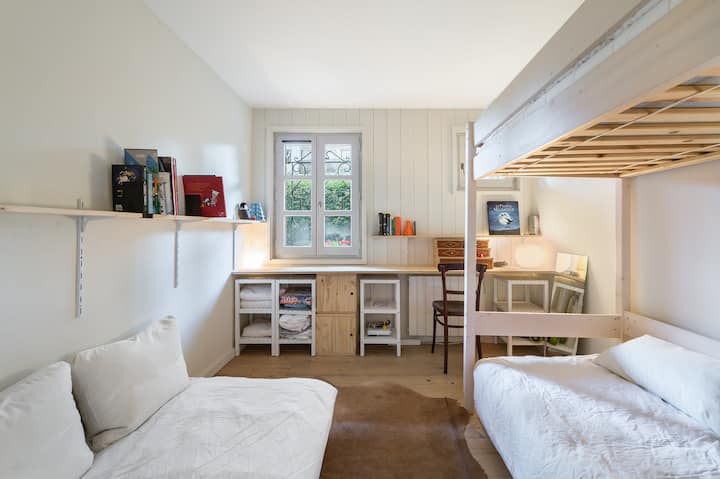 Dhoma fëmijësh, 1 krevat marinari (90/200) + 1 dyshek 90/200.