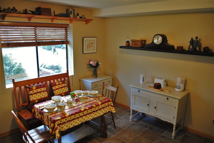 D&D's B&B in Lynn Valley
