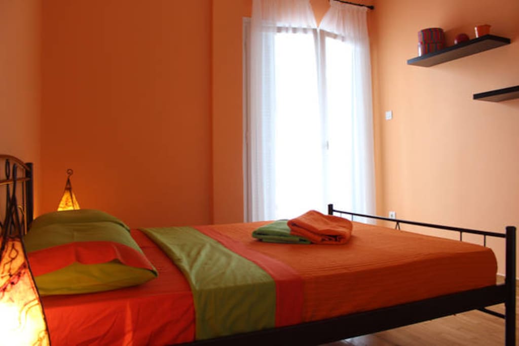orange room,