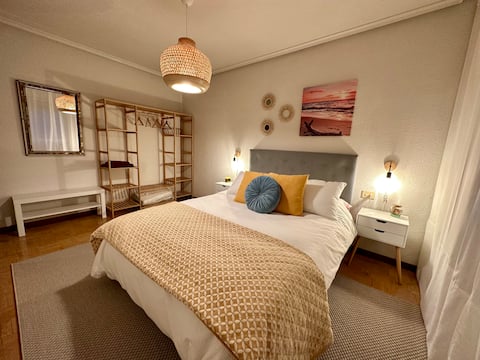 Villa Yoli, centrally located with parking space