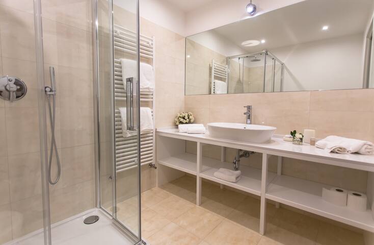 Ca’ Nal – GONDOLA – S.Mark -Rialto gallery image 5