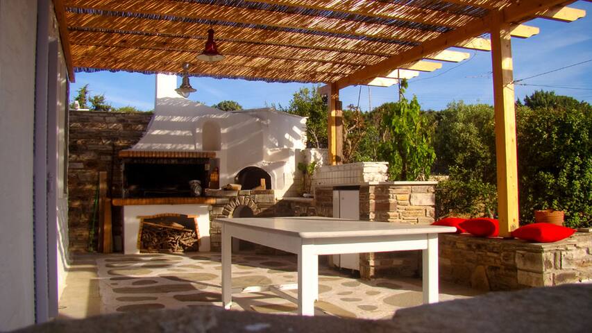 Villa Ilios, beach front Antiparos gallery image 5