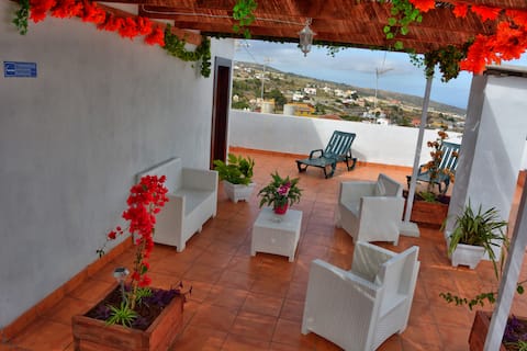 Popular Airbnb listing: CASA YOEL" PRIVACY, WARMTH, REST GUARANTEED in Granadilla De Abona