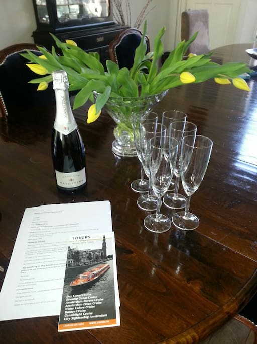 We wish you Welcome at the Bloemgracht!