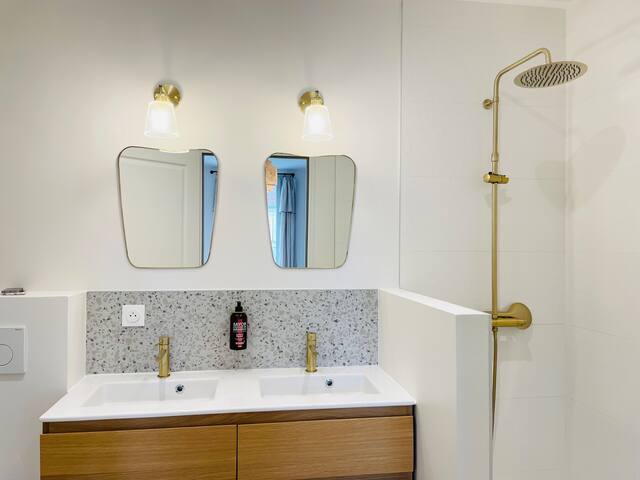 Maison familiale Piscine • Clim • Parking gallery image 5