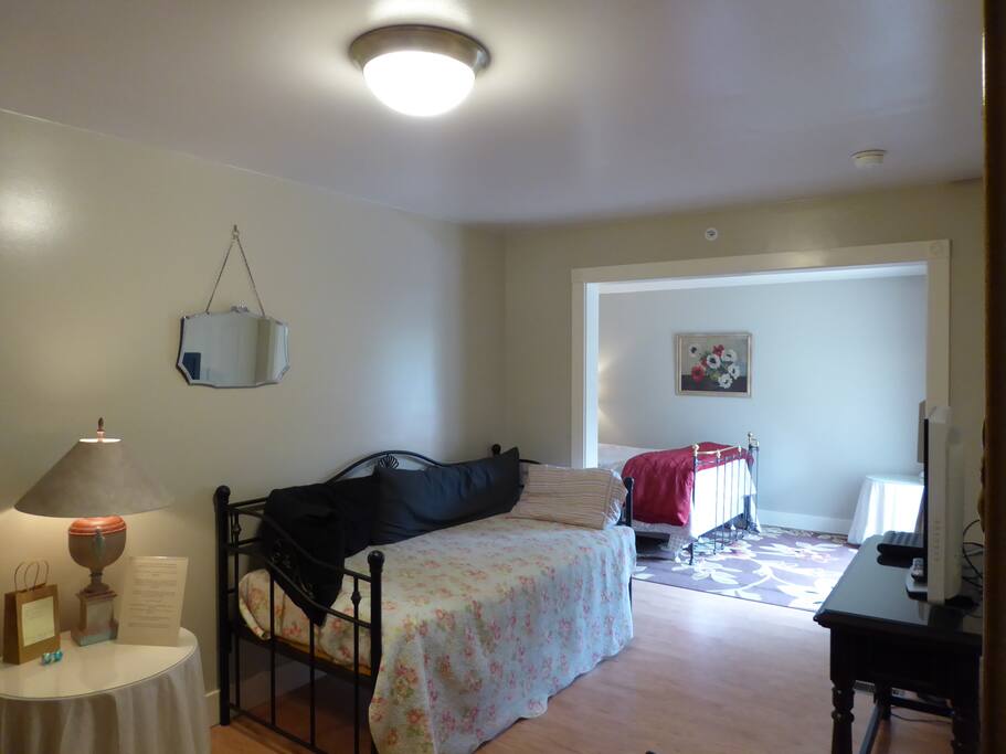 #6 Beargrass Suite, Sleeps 3, Queen Bed, Day Bed, Private Balcony, 2nd Floor