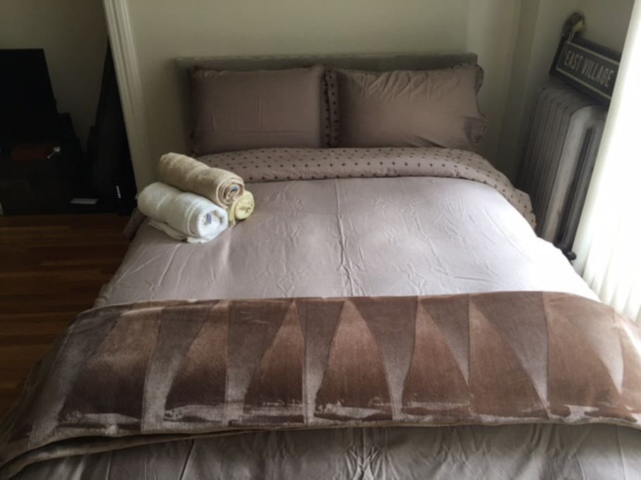 Super Confortable full sized bed