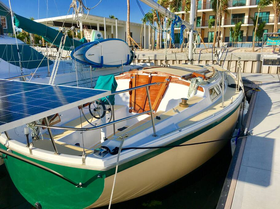 Main entrance and cockpit to the yacht