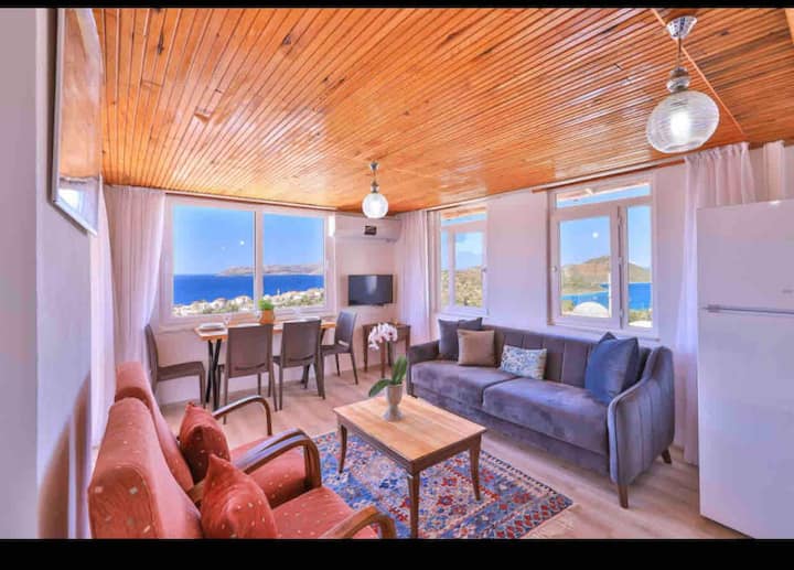 Teras Katı Kaş Merkez Manzaralı - Каш