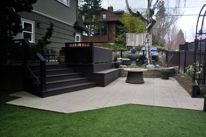 Green Lake Craftsman just across from the Lake gallery image 3