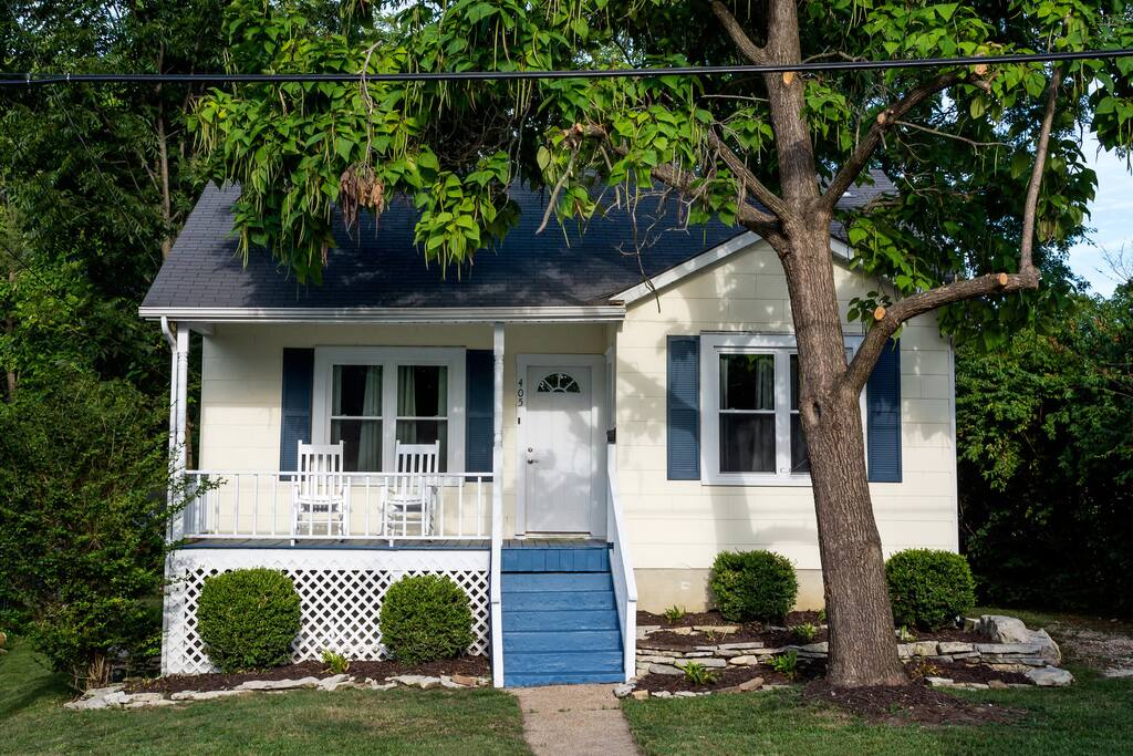1940s Hoover Haus near St. Louis, wine country, and Purina Farms