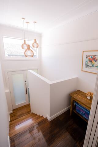 A welcoming family home, short stroll beaches gallery image 3