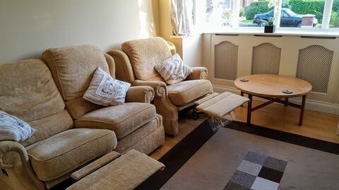 Top Airbnb: One bedroom home. in Eastleigh