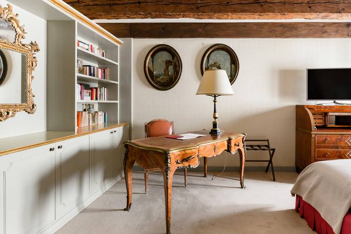 The Venetian Penthouse gallery image 5