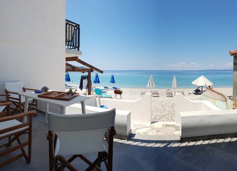 Beachfront villa Ioanna