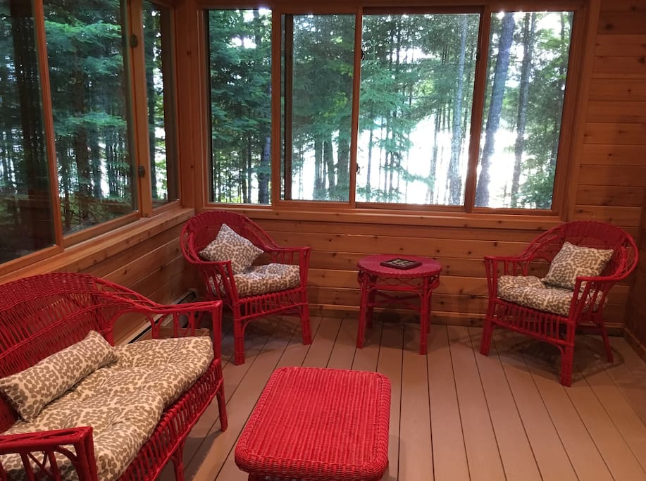 4 season screened in porch!
