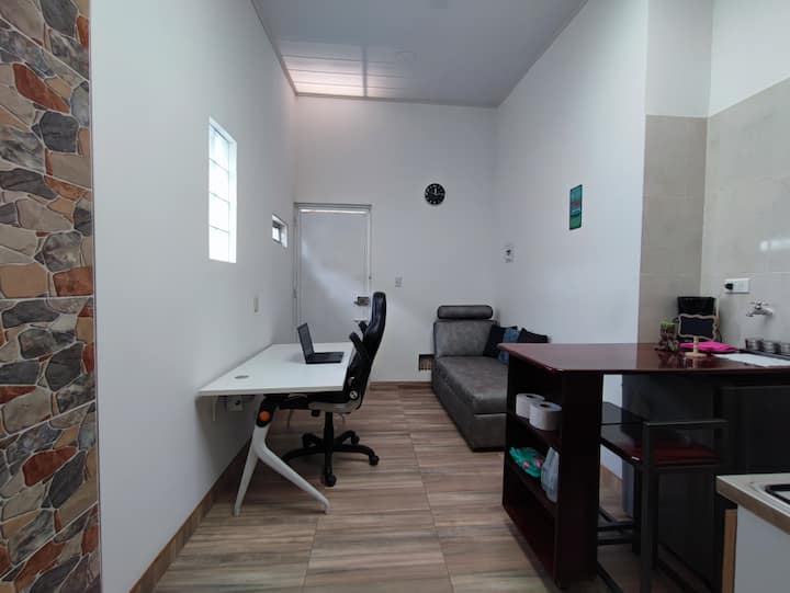 Relájate Y Trabaja, Loft Cálido, Luminoso Con Wifi - Bogota