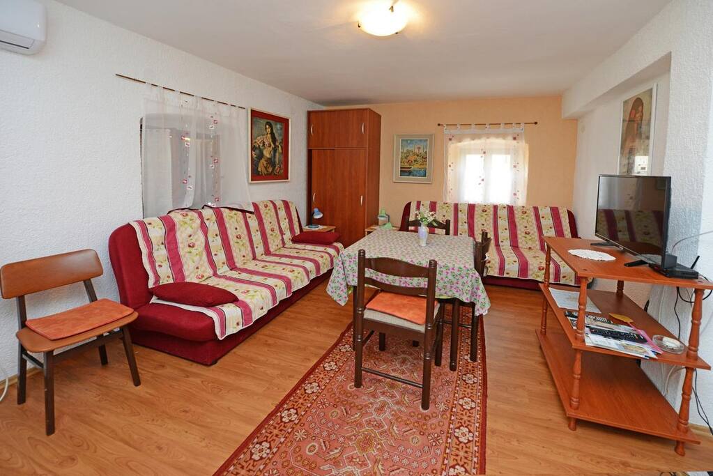 Living room, Surface: 12 m²