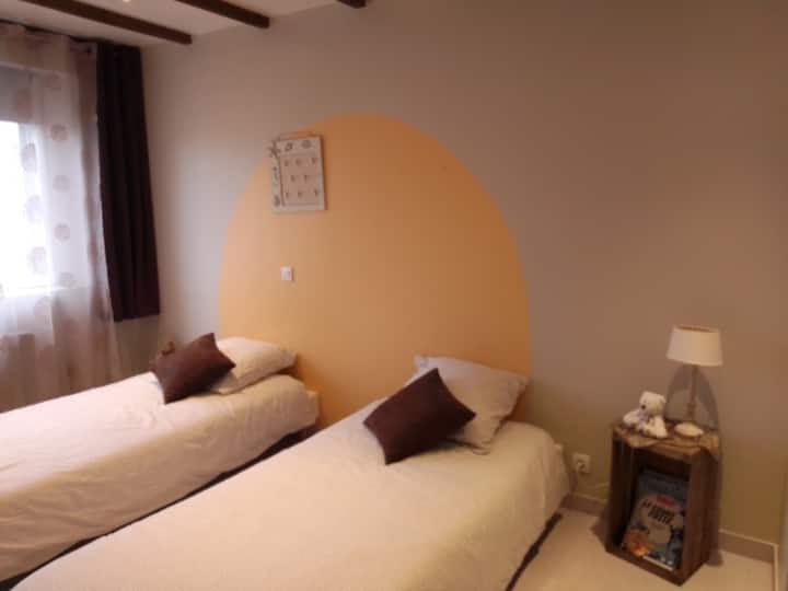 Sovrum 2
2 sängar 90