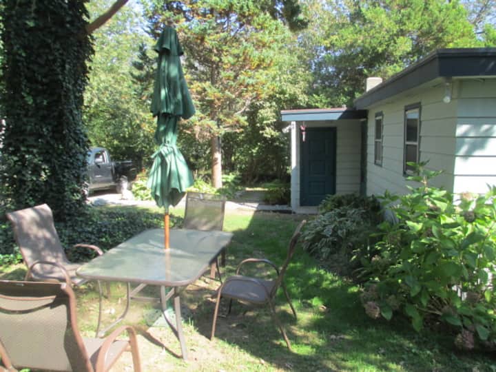 Clamalot Cottage Houses for Rent in Middletown, Rhode Island, United