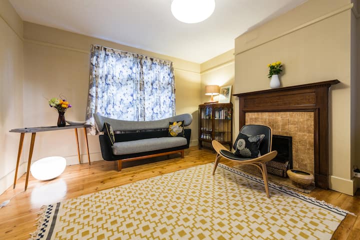 Charming house 10’walk CanaryWharf, 15'Bank/Excel