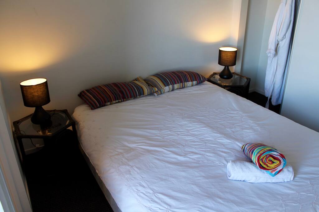 2 people bedroom with in-suite bathroom