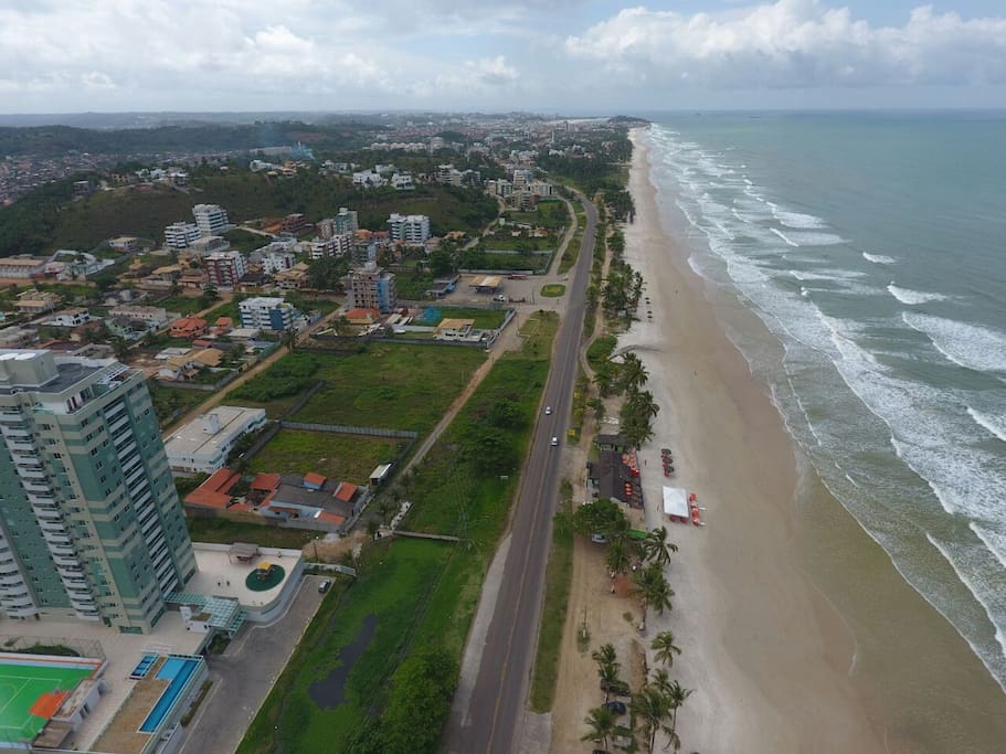 Edifício Solaris Residencial Club, em frente à Praia dos Milionários, no km 4 da Rodovia Ilhéus-Olivença, Praias do Sul.