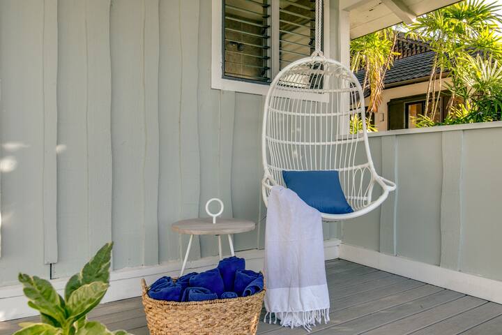 * South Shore 35 – Beach Front w/Hot Tub Honolulu gallery image 4