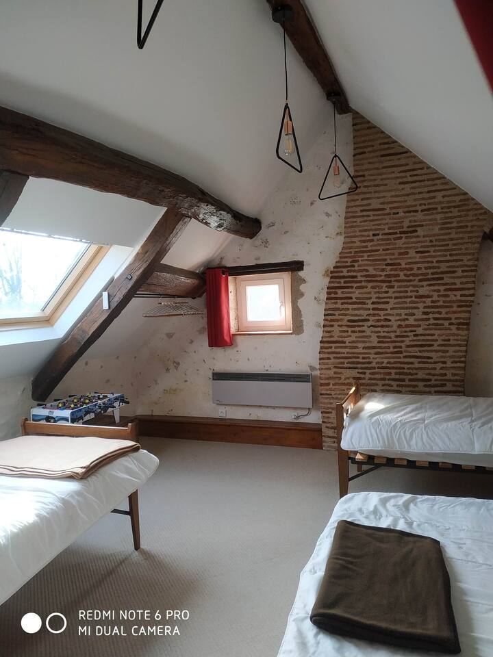 Kinderzimmer mit Tischfußball 