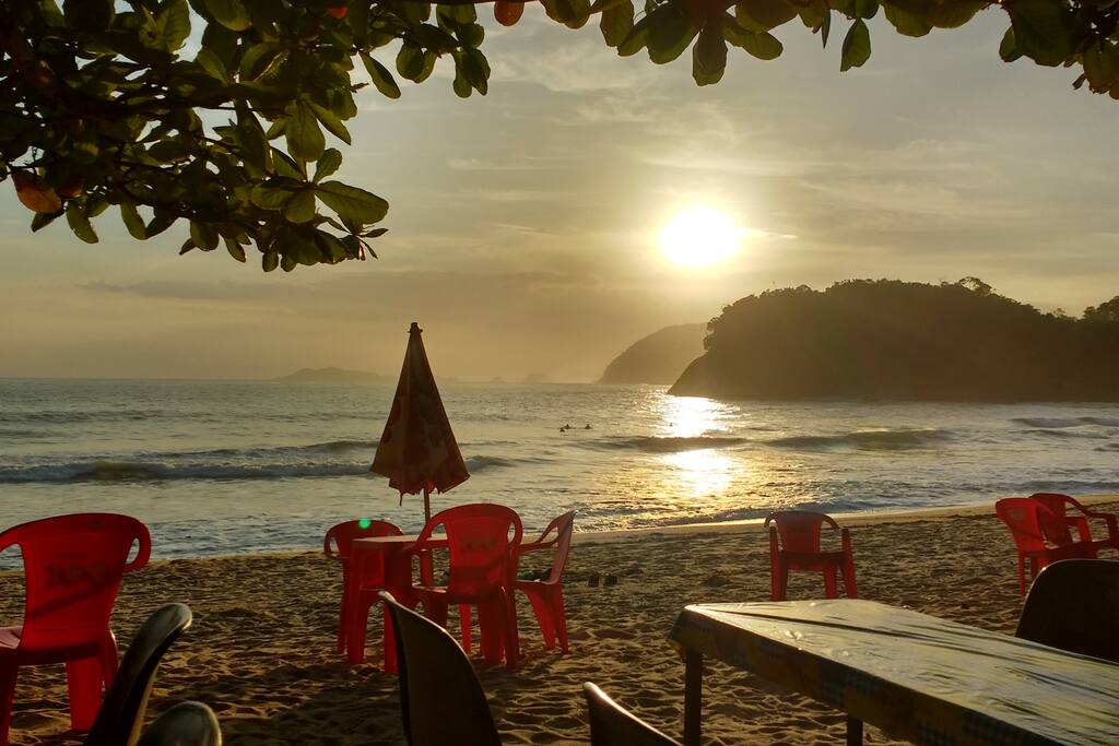 Praia do Cambury