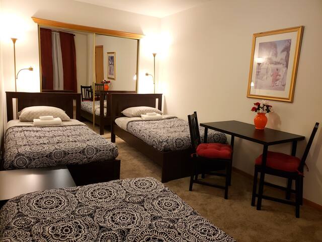 VERY CLEAN, CENTRAL APARTMENT WITH BALCONY