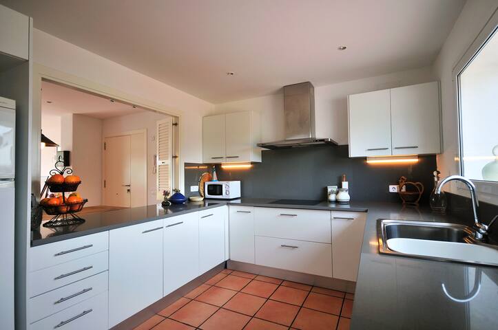 Charming house by the sea Cadaqués gallery image 5