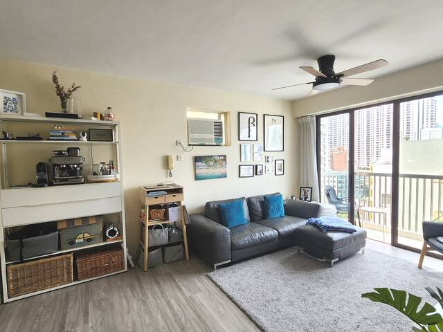 3 Bedroom 2½ Bathroom Wan Chai Flat gallery image 2