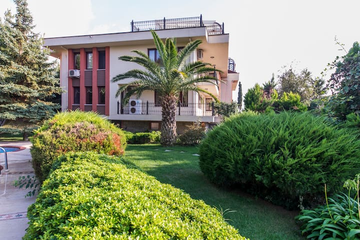 Villa Hakim, City Center, Private Pool! Sea View!! gallery image 2