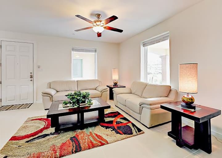 2 Bed 2 Bath 1st Floor Condo W/pool By Beach Amb1 - South Padre Island, TX