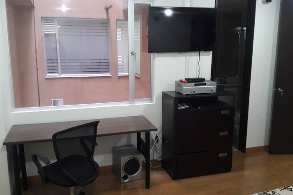 ZONA DE TRABAJO DENTRO DE LA ALCOBA