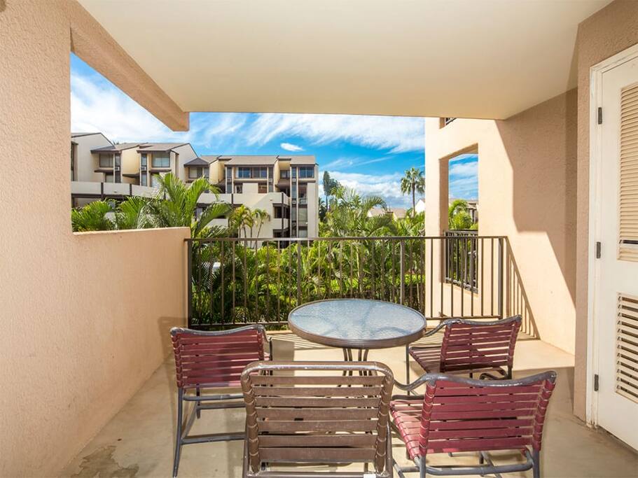 kamaole-sands-1st-8209-lanai-01.jpg
