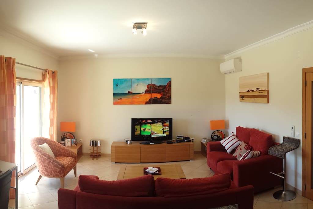 Space to relax .Sat TV .Fast internet .