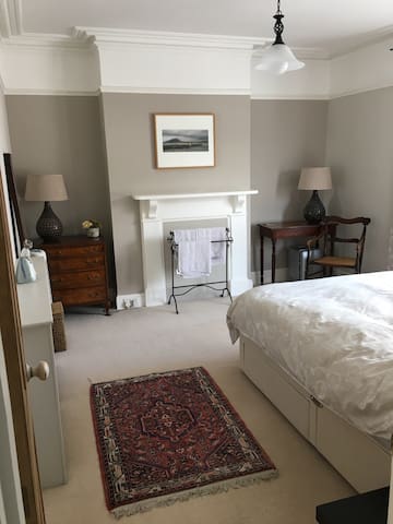 Central Henley Large Double Room