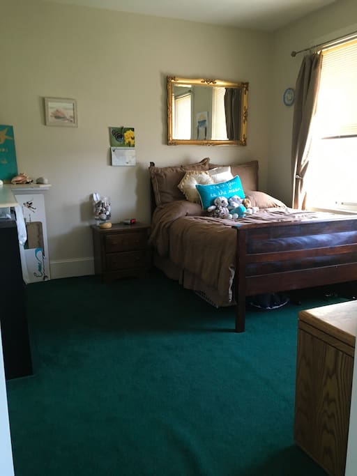 Double Bed /The Bedroom
